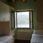 Сasa de vacaciones Between Mountains And